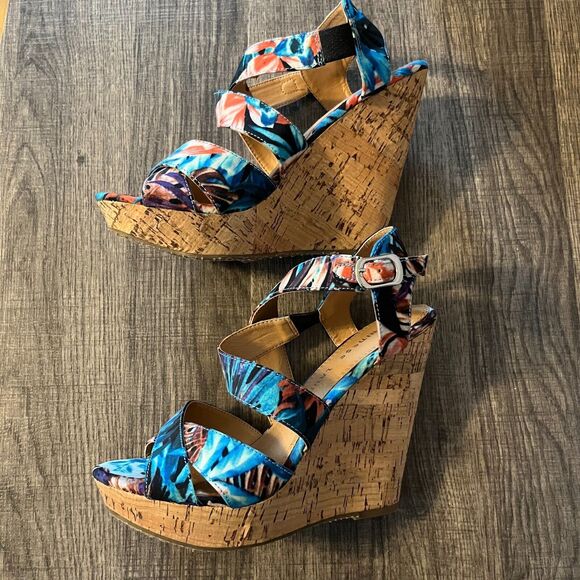 CHINESE LAUNDRY Floral Marianne Platform Wedge Sandals Womens Size 6.5 Boho Chic - Picture 3 of 10